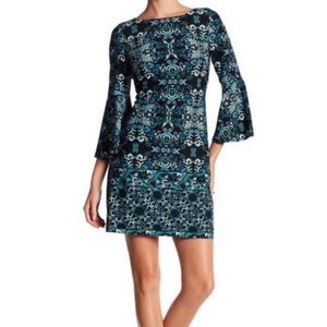 Vince Camuto Black / Green Bell Sleeve Dress